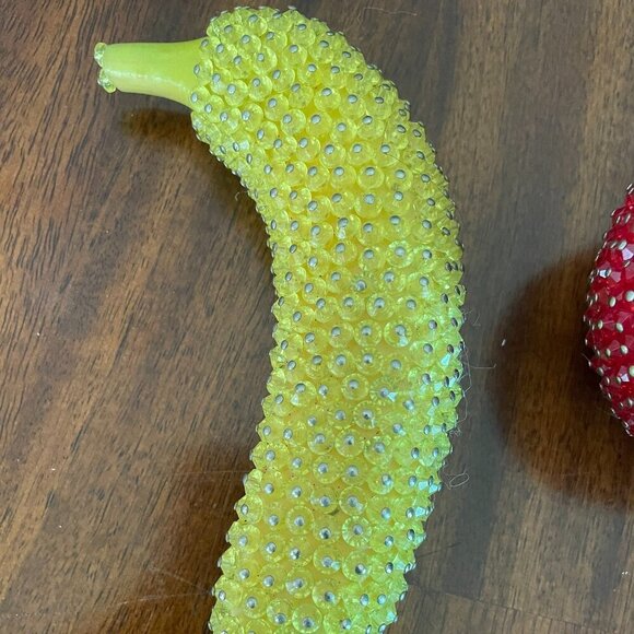 Vintage Beaded Push Pin Fruit Apple & Banana Set of 2 Collectible - Picture 3 of 5